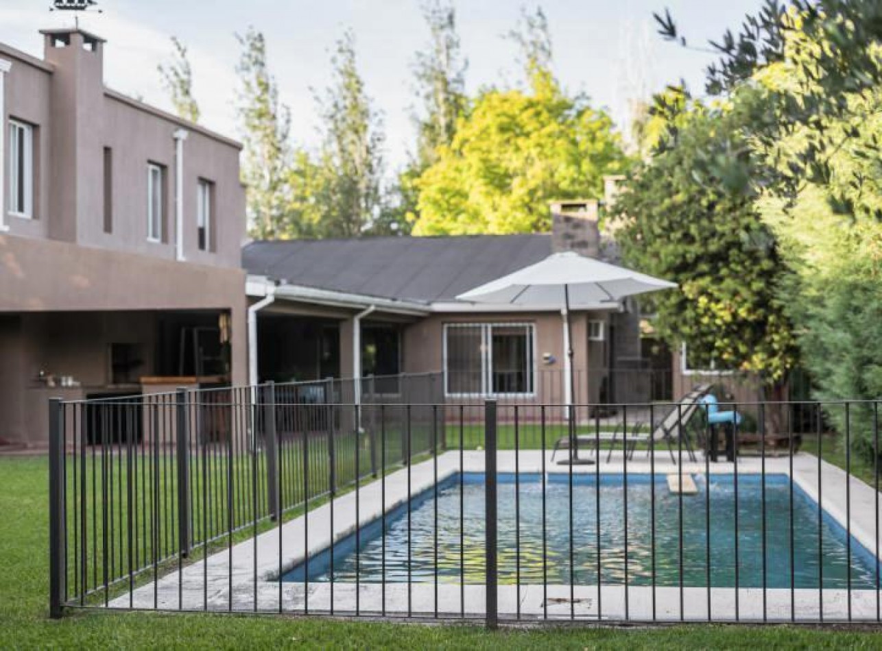 Casa en Venta en Barrio Roble Joven