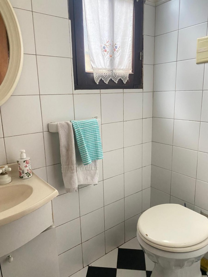 Casa de 5 Ambientes con Dependencia en Olivos