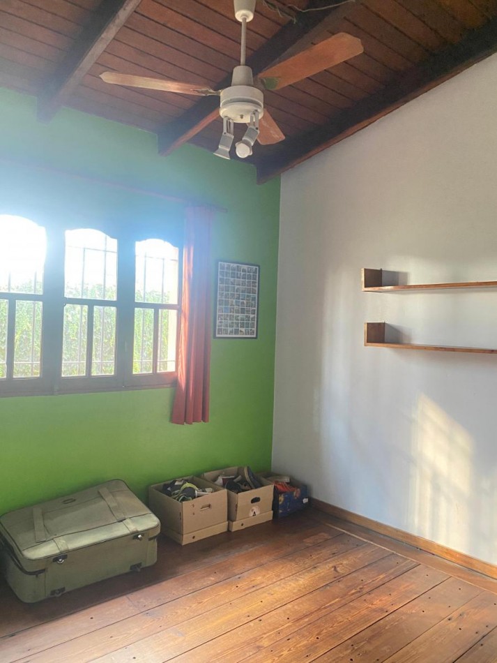 Casa de 5 Ambientes con Dependencia en Olivos