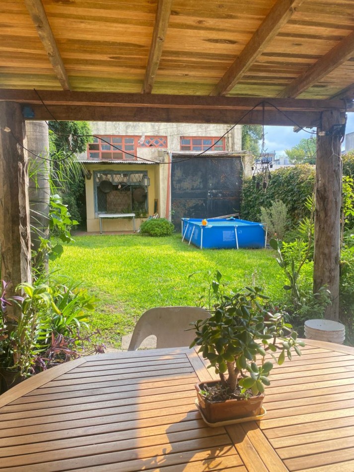 Casa de 5 Ambientes con Dependencia en Olivos