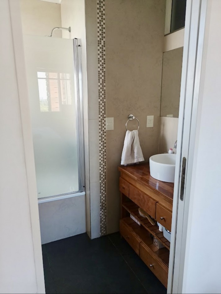 Departamento de 3 ambientes en venta en Edificio Lanusse. La Lucila RESERVADO