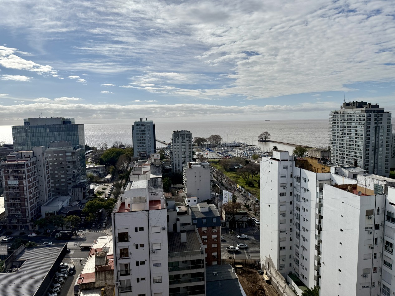 Departamento de 3 ambientes con cochera en venta en La Isla 