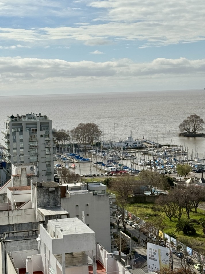 Departamento de 3 ambientes con cochera en venta en La Isla 