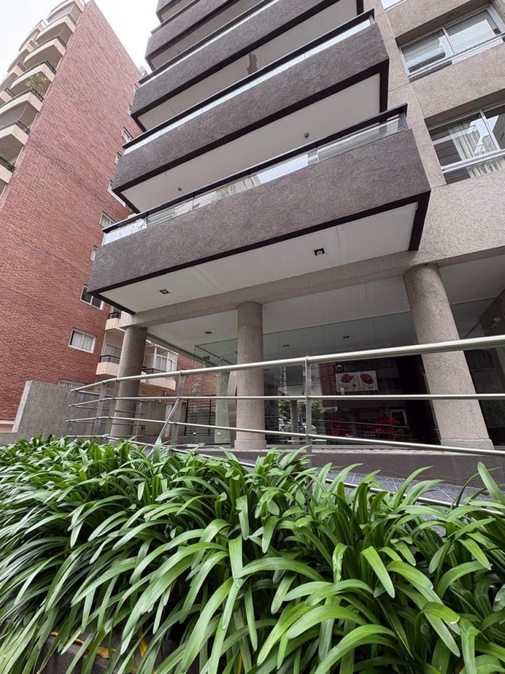 Departamento de 3 ambientes con cochera en venta en La Isla 