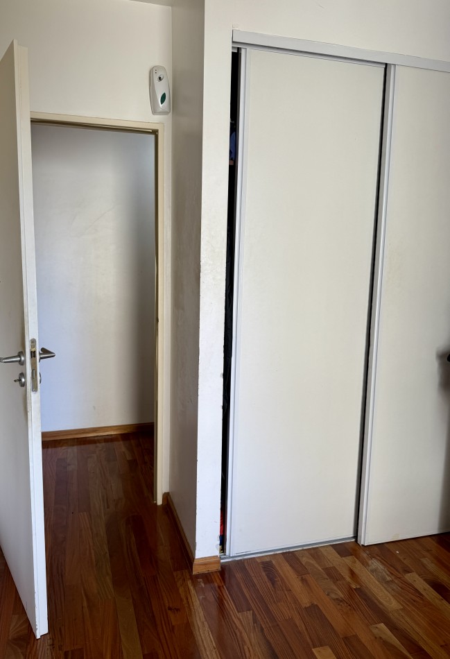 Departamento de 3 ambientes con cochera en venta en La Isla 