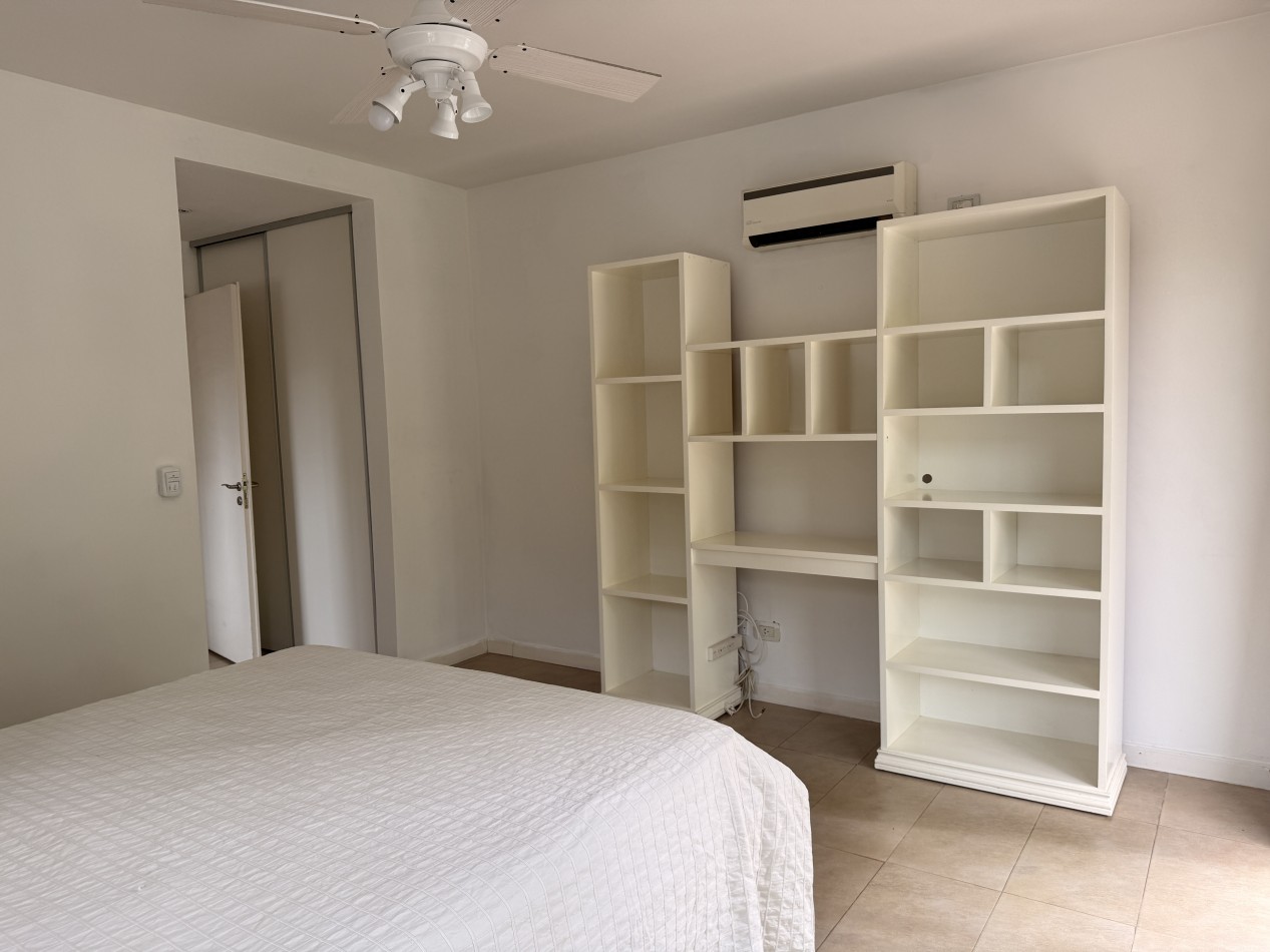 Departamento de 3 ambientes en alquiler con cochera y vista al rio. 