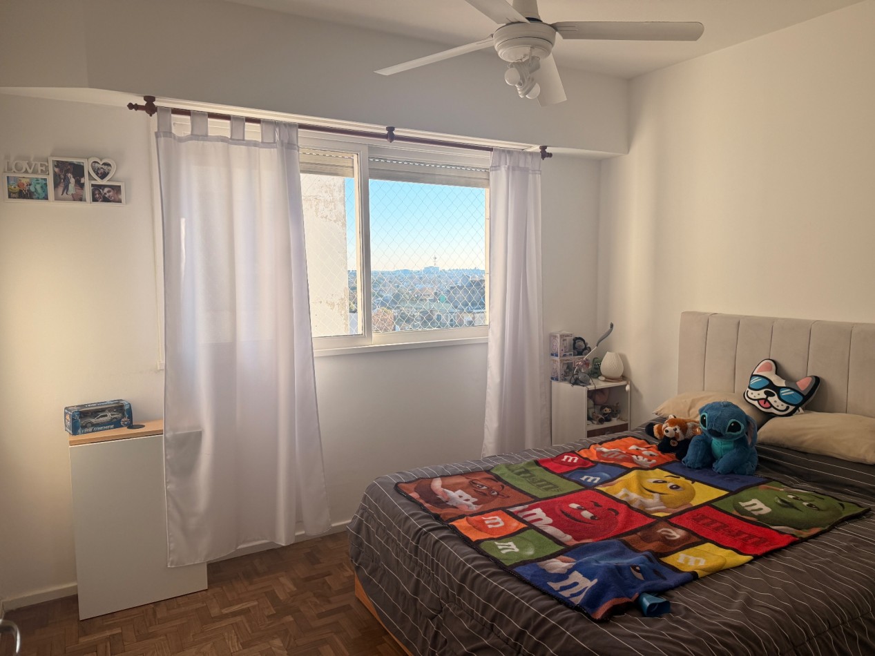 Departamento de 2 ambientes en venta en el centro de Olivos. 