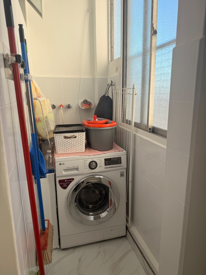 Departamento de 2 ambientes en venta en el centro de Olivos. 