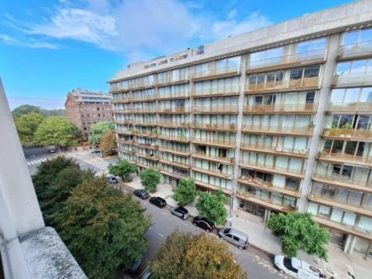 Exclusivo 4 ambientes con cochera doble y amenities en Puerto Madero. 
