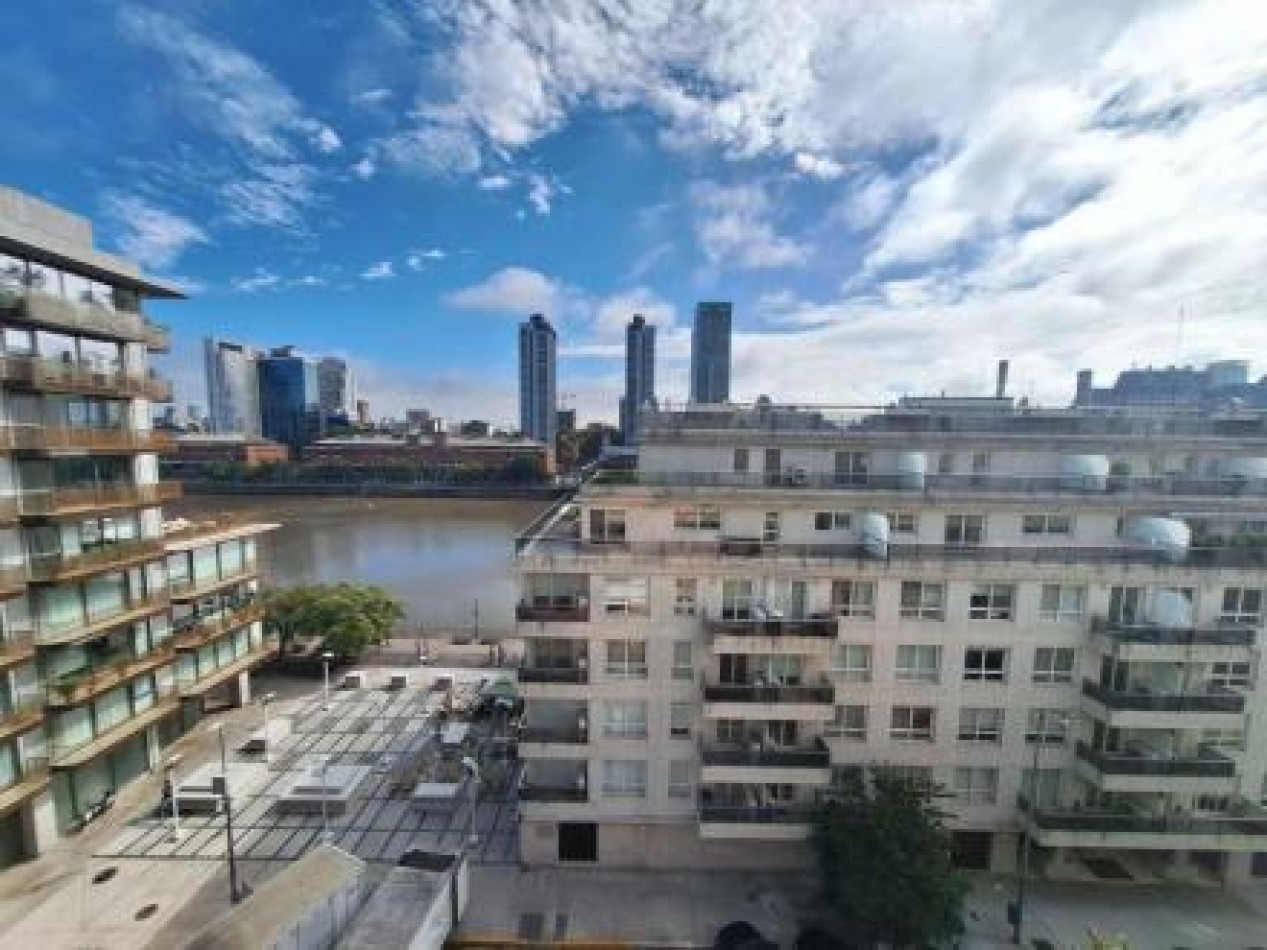 Exclusivo 4 ambientes con cochera doble y amenities en Puerto Madero. 