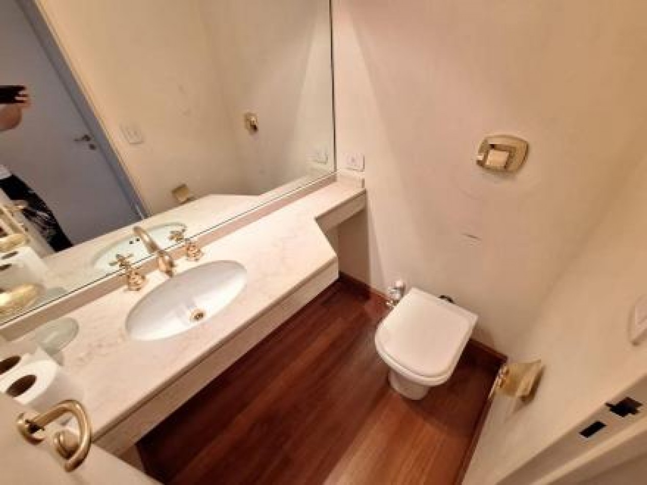 Exclusivo 4 ambientes con cochera doble y amenities en Puerto Madero. 