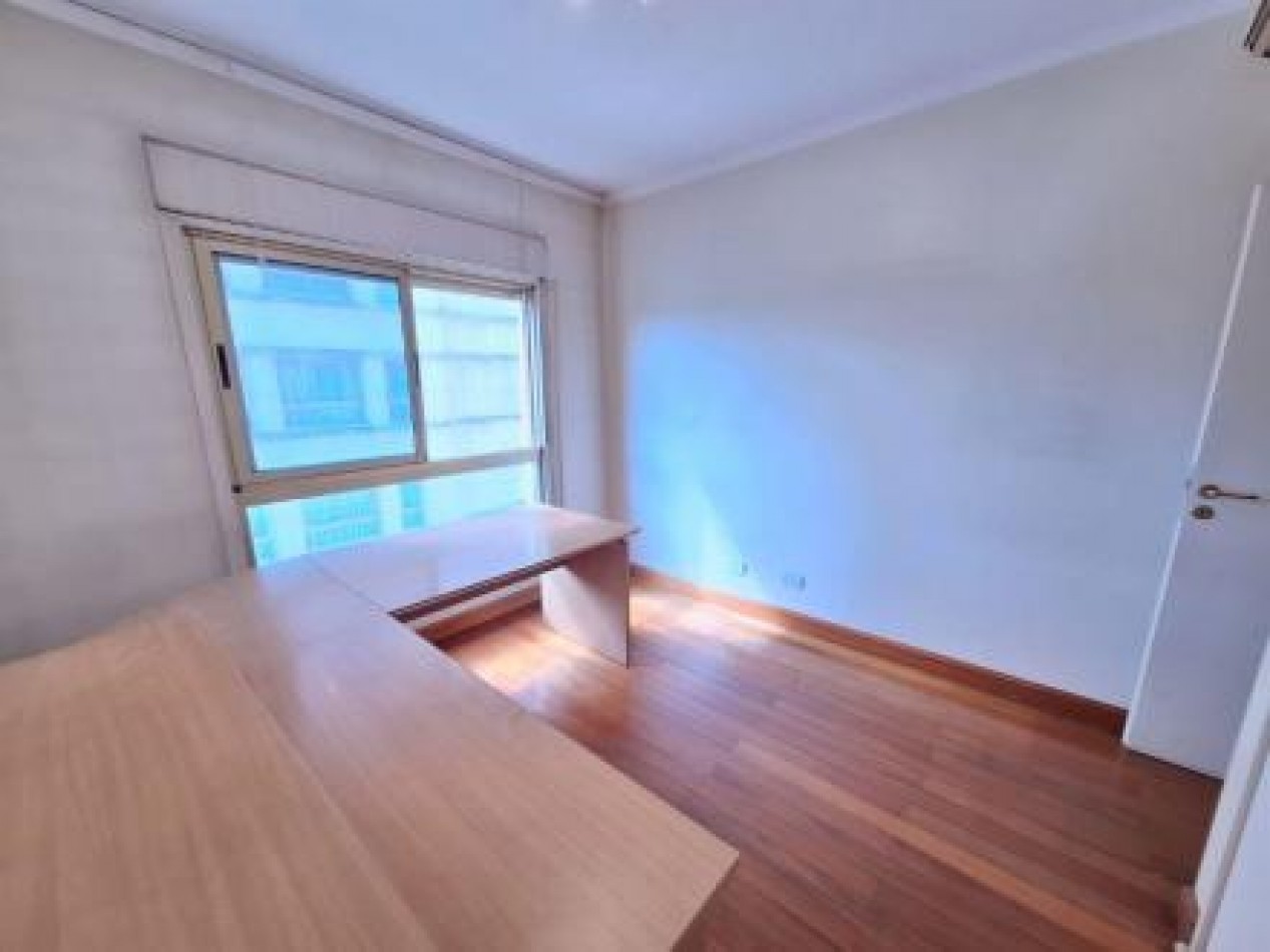 Exclusivo 4 ambientes con cochera doble y amenities en Puerto Madero. 