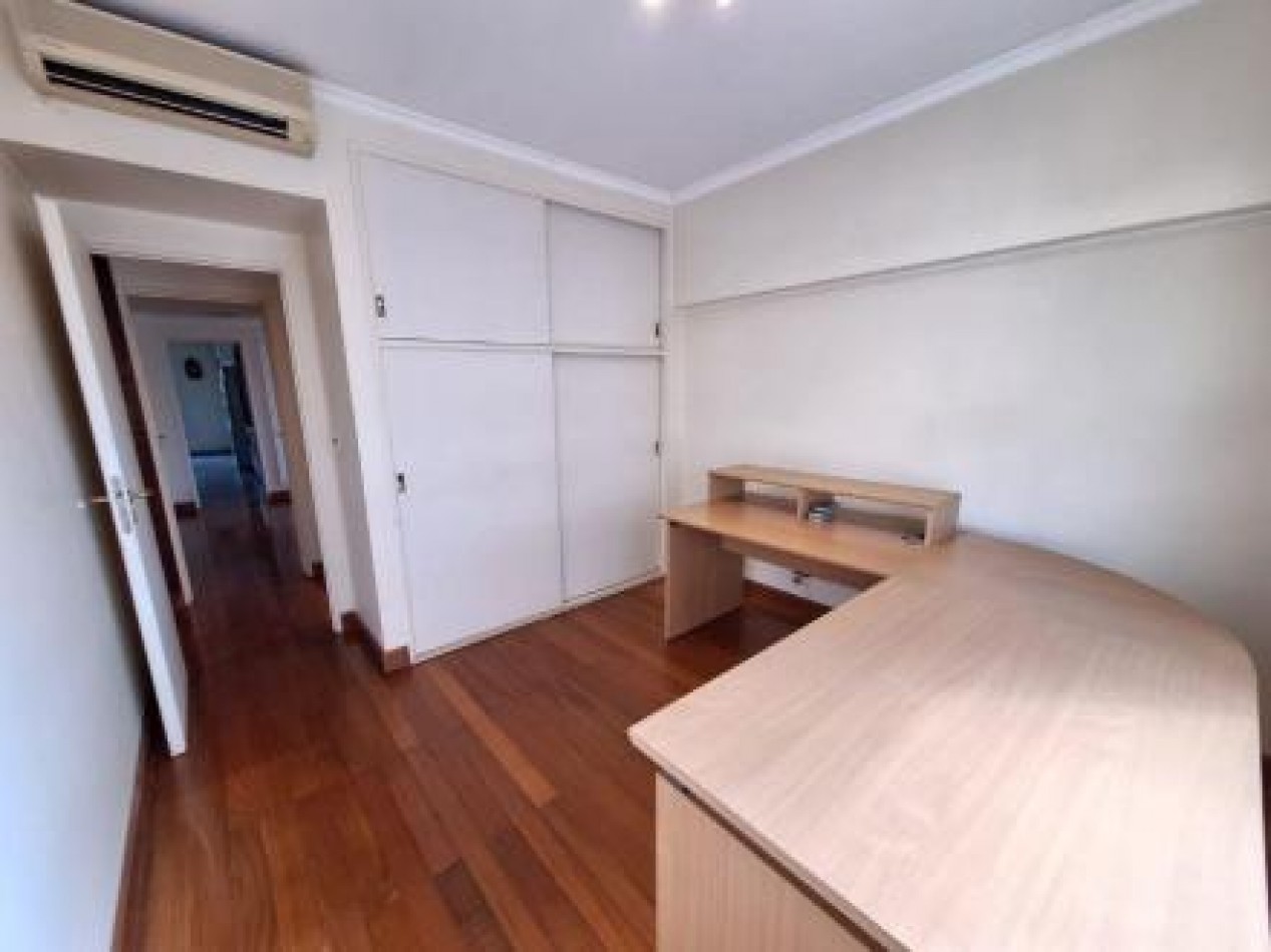 Exclusivo 4 ambientes con cochera doble y amenities en Puerto Madero. 