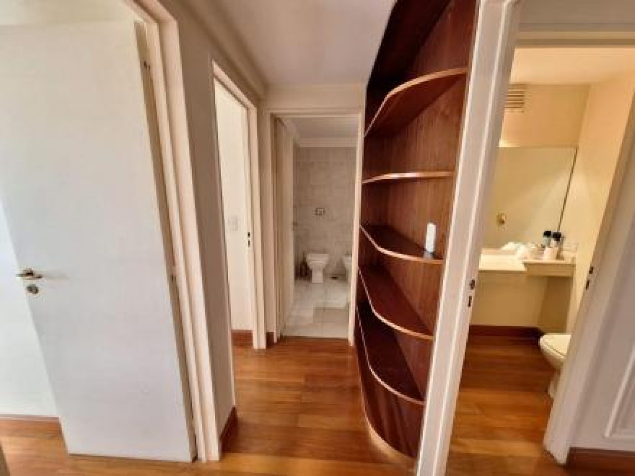 Exclusivo 4 ambientes con cochera doble y amenities en Puerto Madero. 