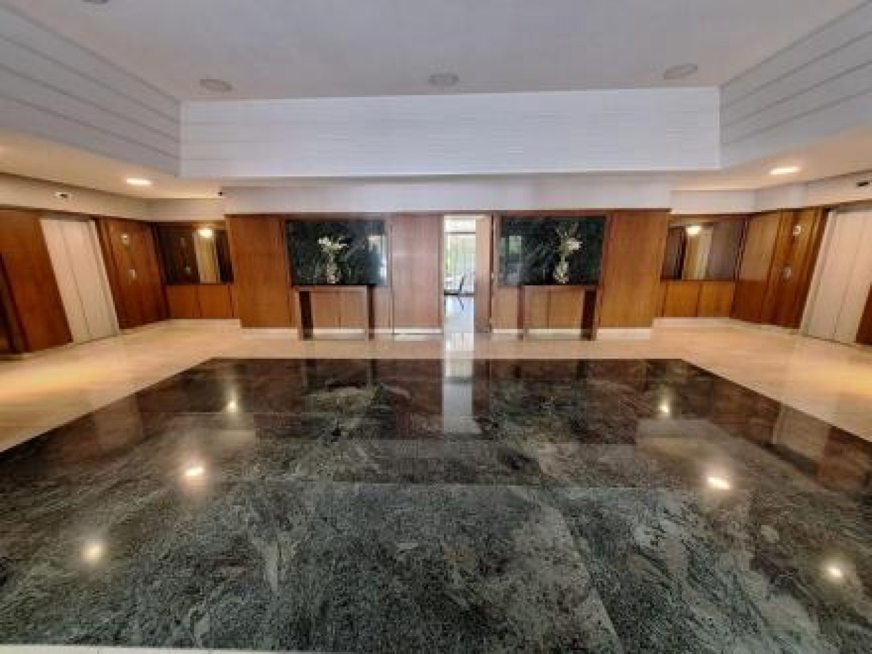 Exclusivo 4 ambientes con cochera doble y amenities en Puerto Madero. 