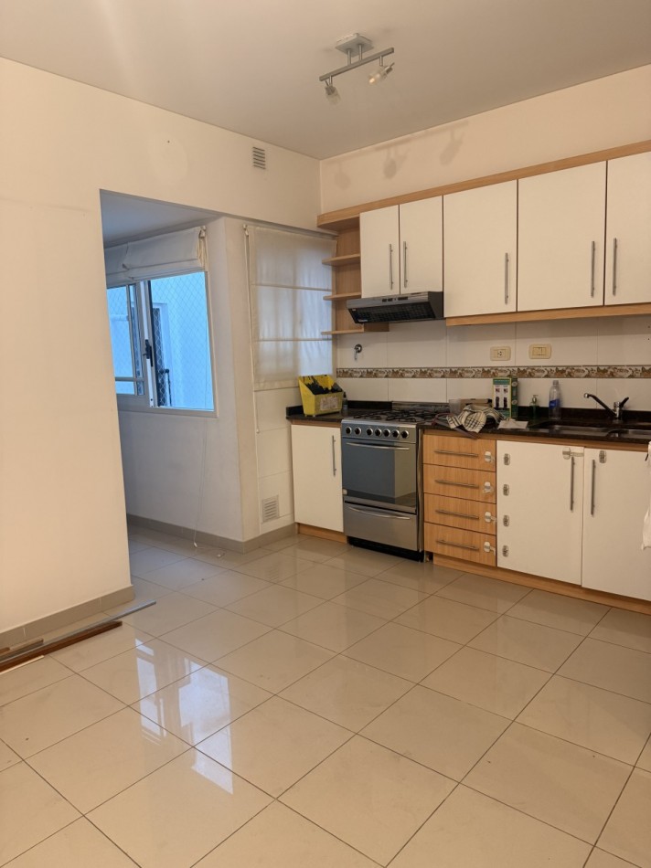 Departamento de 4 ambientes con cochera en alquiler en Villa Urquiza