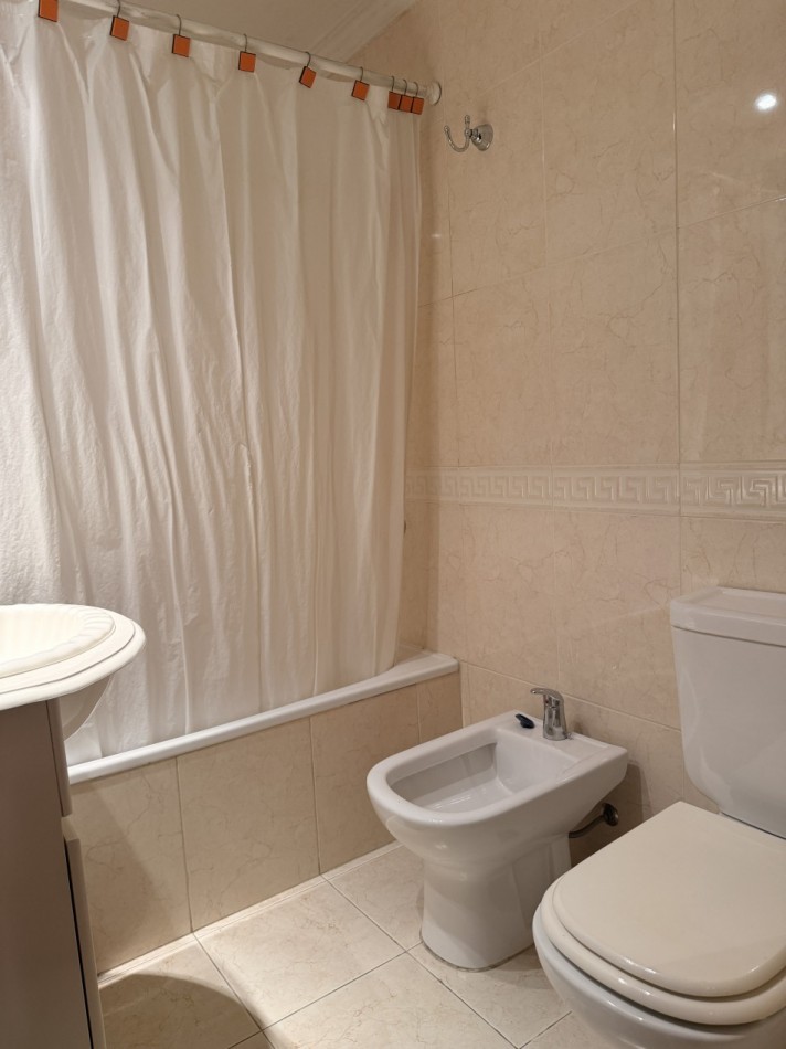 Departamento de 4 ambientes con cochera en alquiler en Villa Urquiza