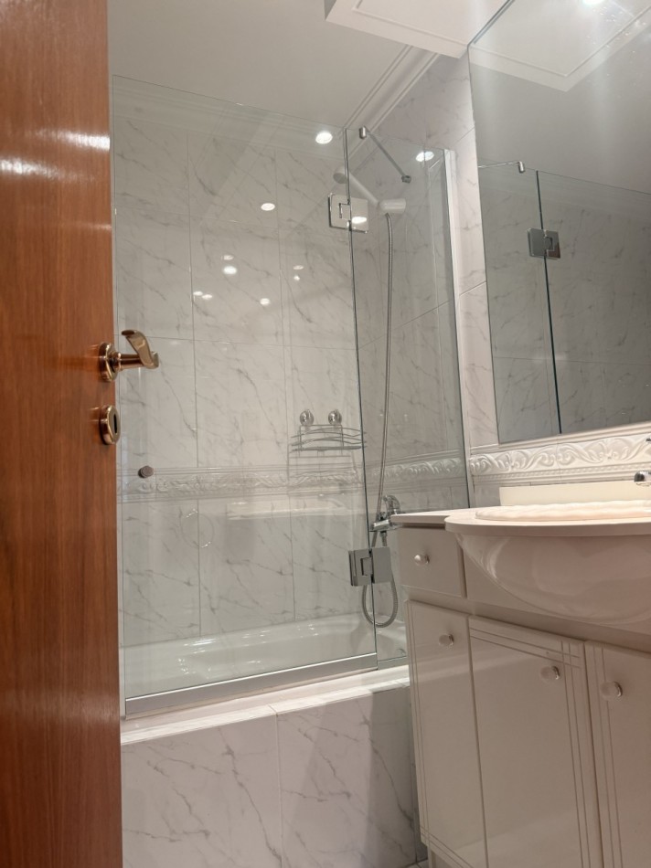 Departamento de 4 ambientes con cochera en alquiler en Villa Urquiza