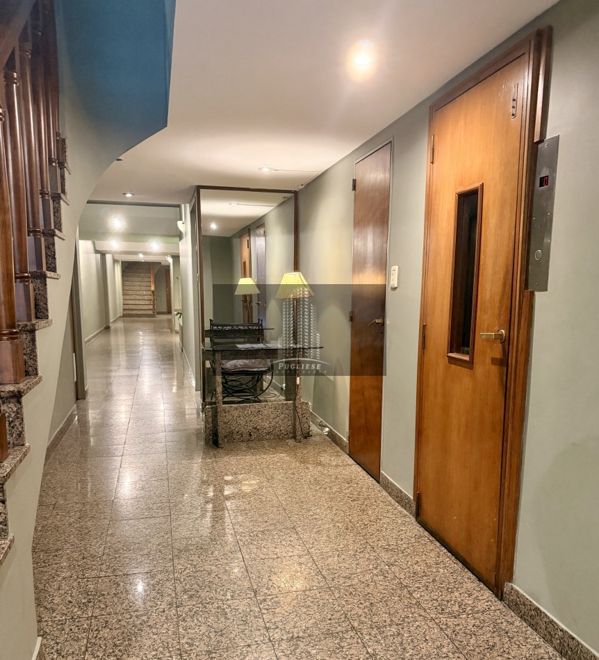Departamento en venta 3 ambientes con cochera fija cubierta - Piso alto- Balcon - Recoleta 