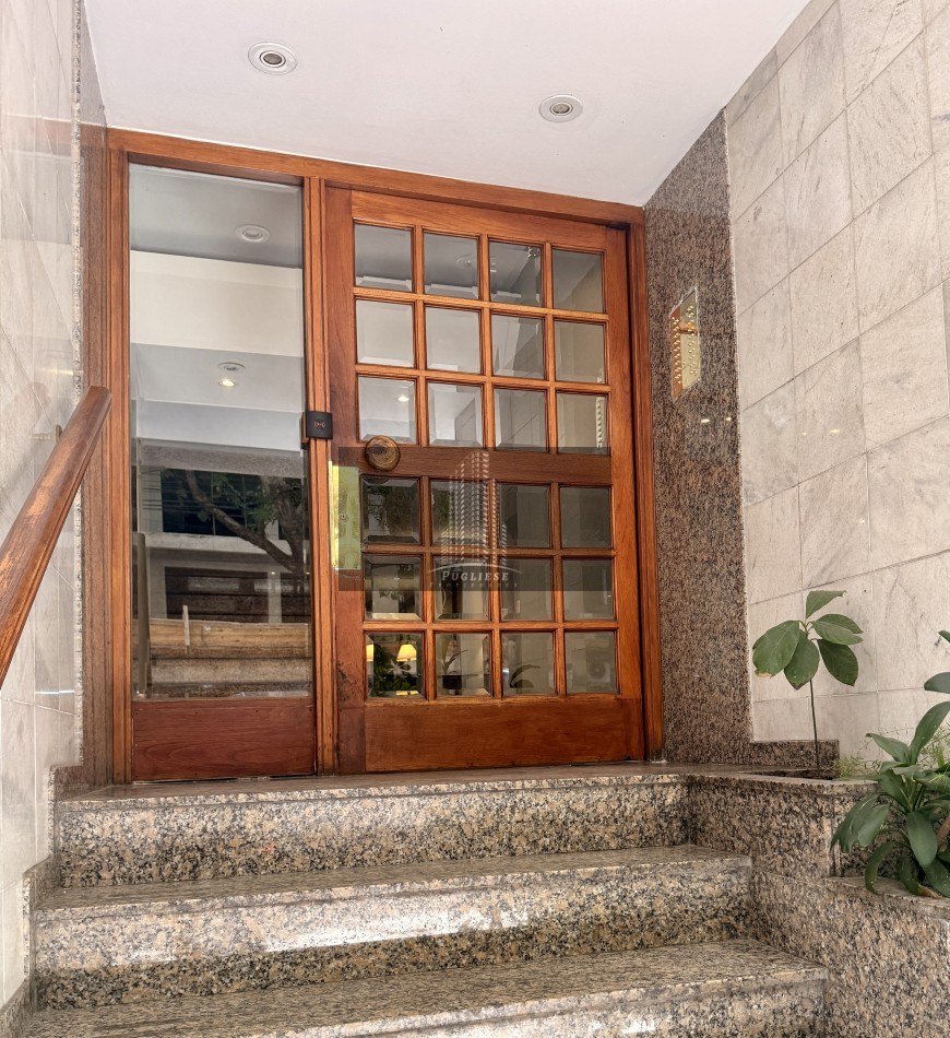 Departamento en venta 3 ambientes con cochera fija cubierta - Piso alto- Balcon - Recoleta 