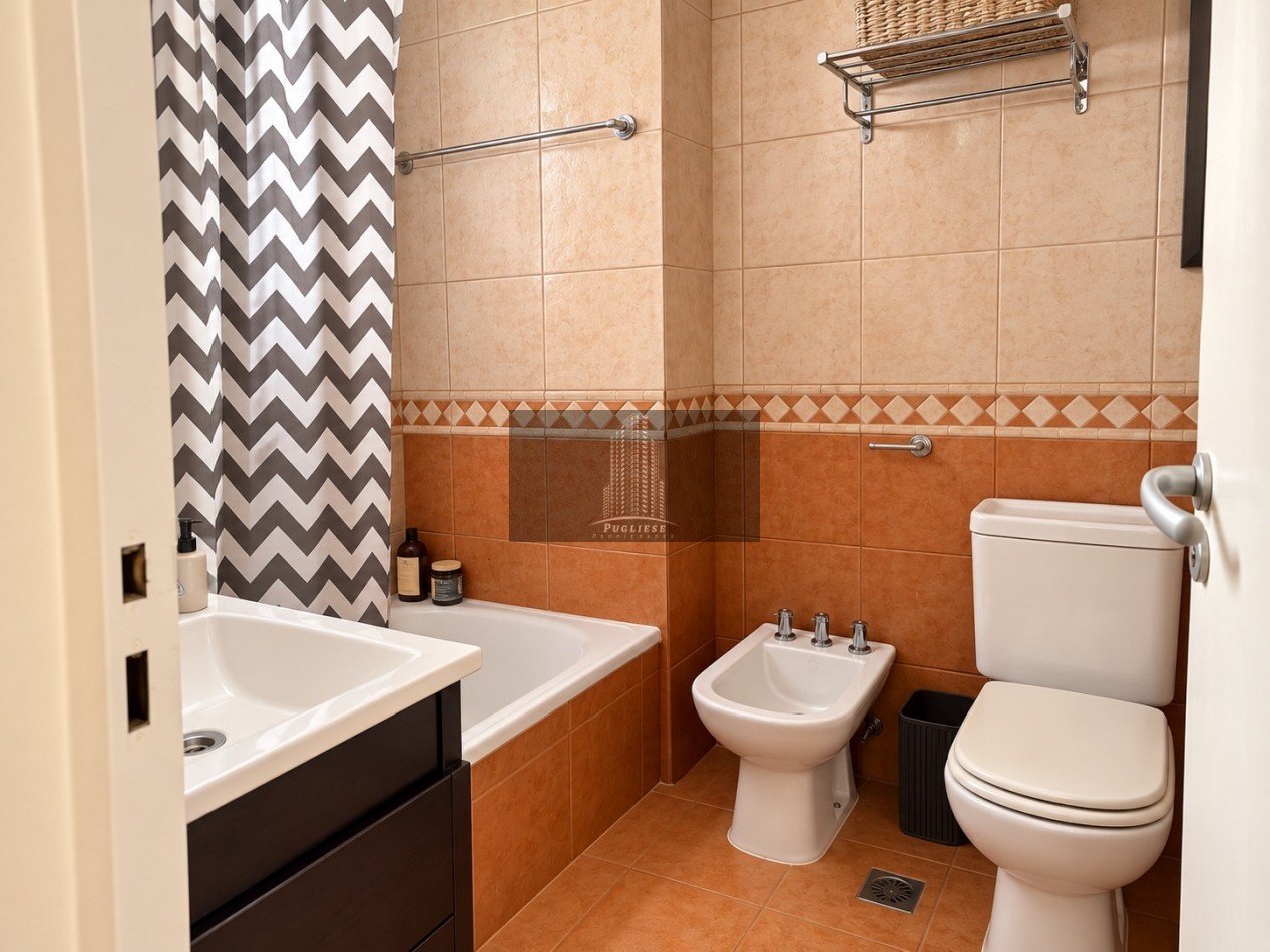 Departamento en venta 3 ambientes con cochera fija cubierta - Piso alto- Balcon - Recoleta 