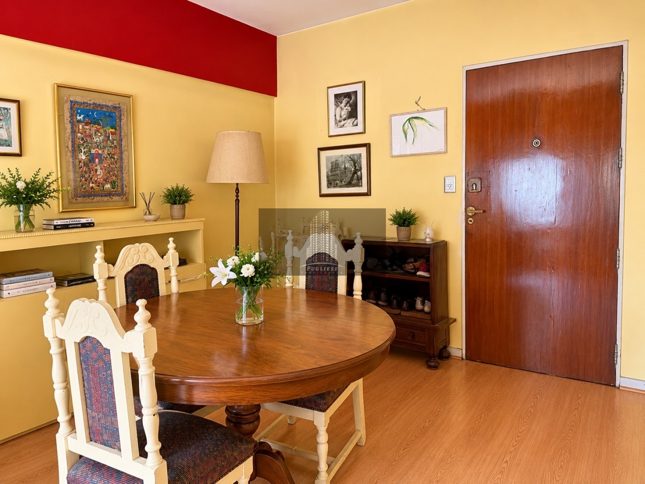Departamento en venta 3 ambientes con cochera fija cubierta - Piso alto- Balcon - Recoleta 