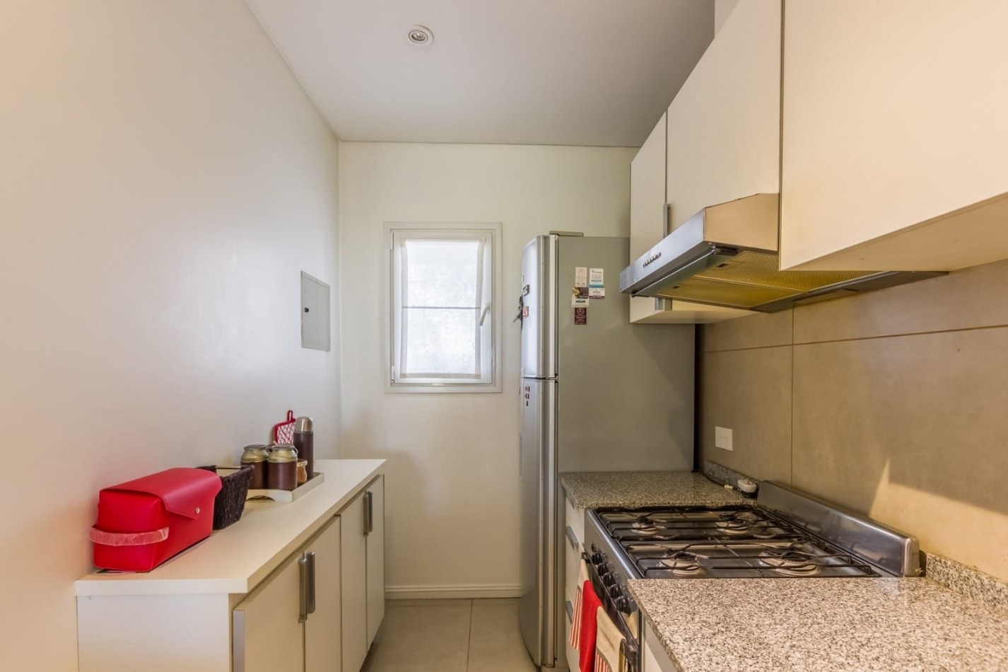 Departamento de 3 ambientes en venta en Condominio Carruajes. Pilara