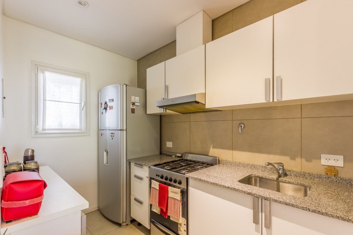 Departamento de 3 ambientes en venta en Condominio Carruajes. Pilara