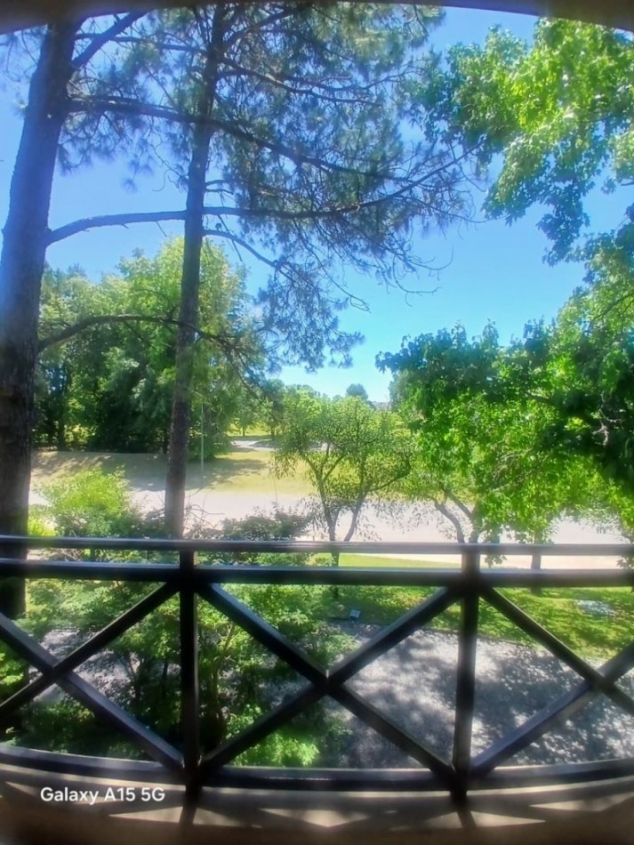 Departamento de 3 ambientes en venta en Condominio Carruajes. Pilara