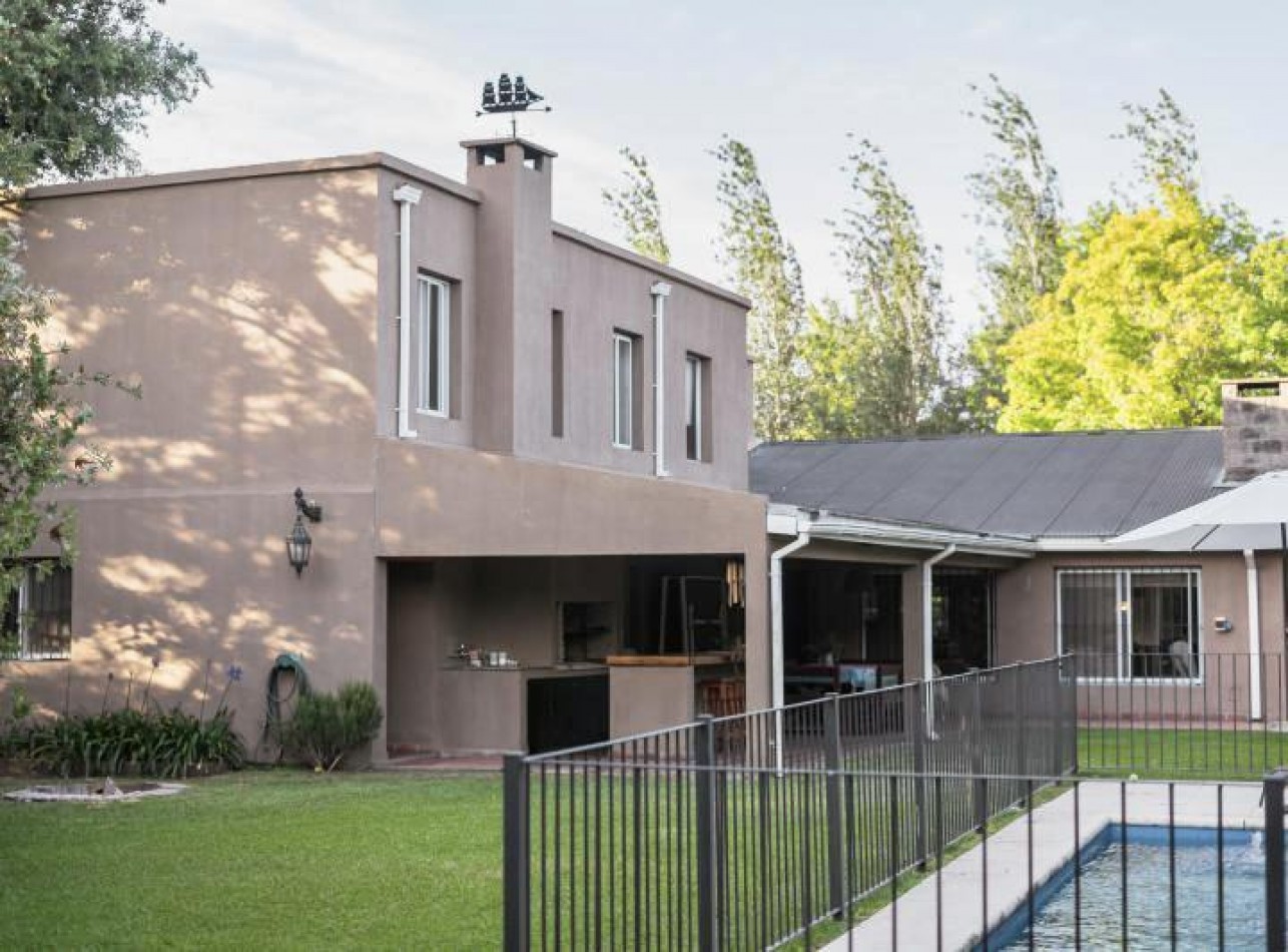 Casa en Venta en Barrio Roble Joven 